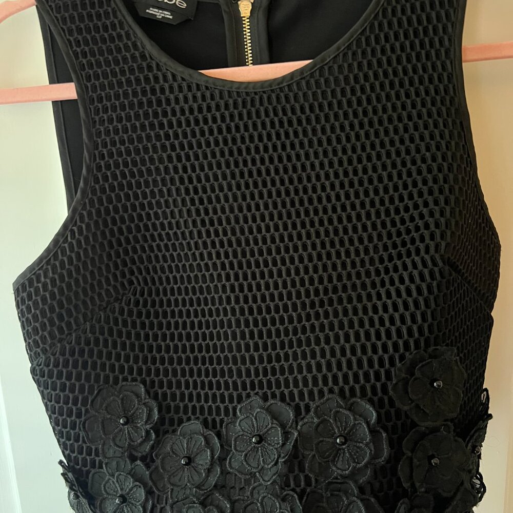 bebe Black Cropped Top With Flowers